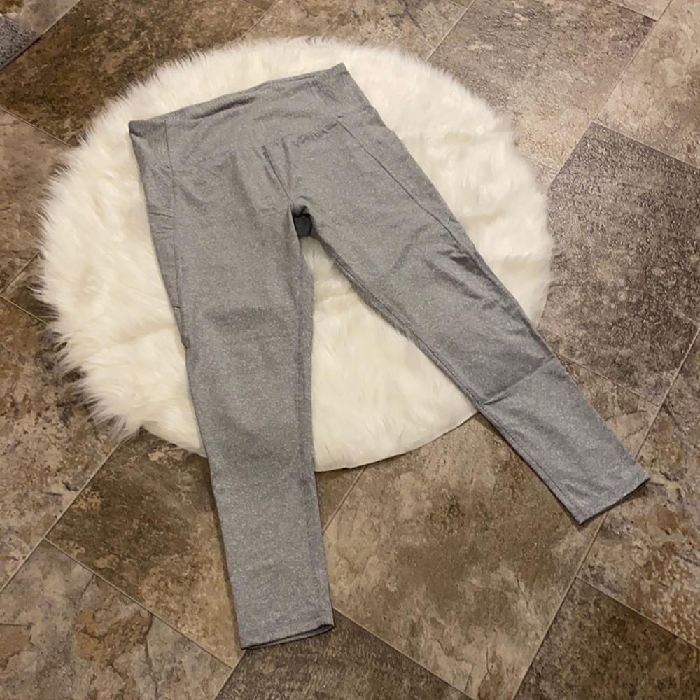 Danskin women’s 7/8 length leggings large